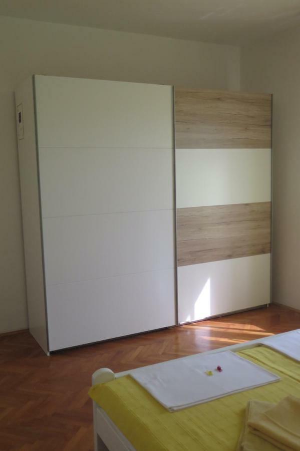 Lumbrela Apartments Стариград-Пакленица Екстериор снимка