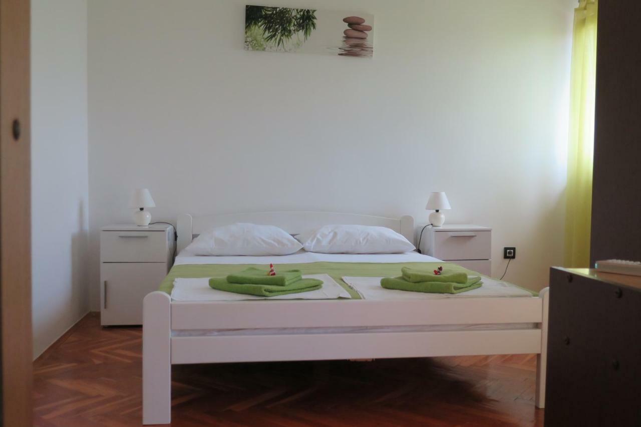 Lumbrela Apartments Стариград-Пакленица Екстериор снимка