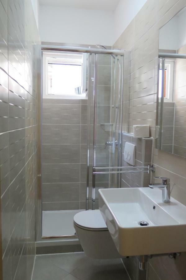 Lumbrela Apartments Стариград-Пакленица Екстериор снимка